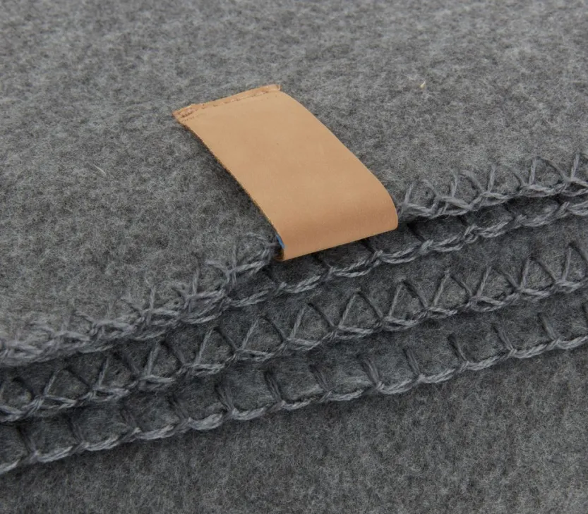 Fleeceplaid DAGLILJE 130x170 donkergrijs