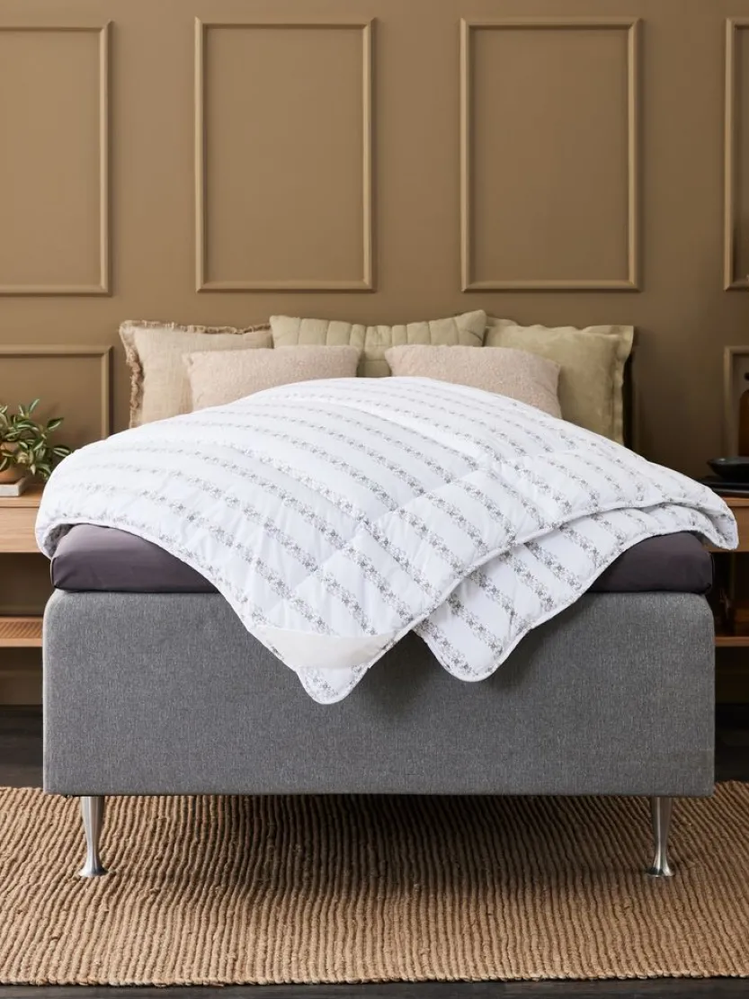 Synthetisch dekbed 200x220 TRONFJELLET warm