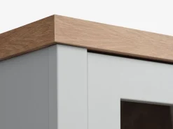 Vitrinekast MARKSKEL 2 deuren lichtgrijs/eiken kleur